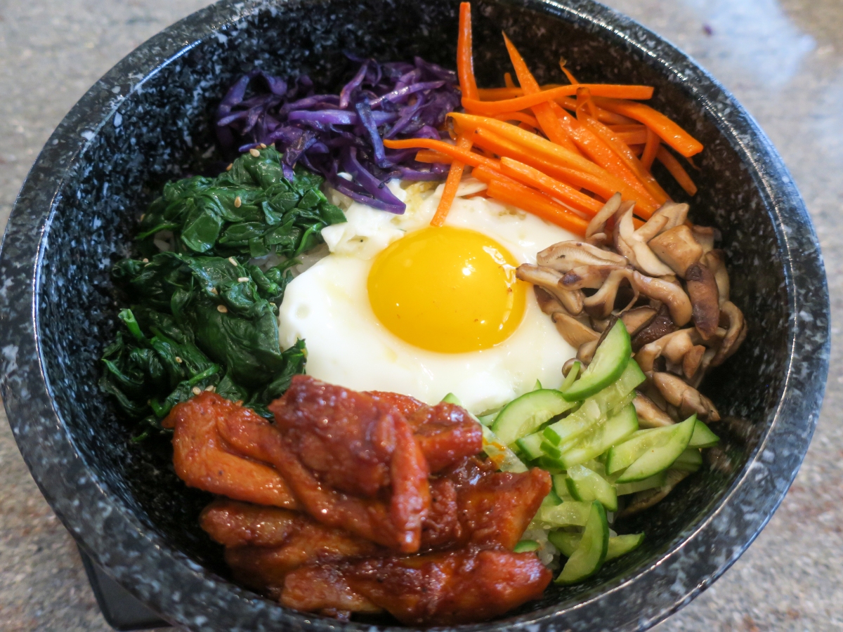 Dolsot Spicy Gochujang Chicken Bibimbap (Korean Stone Pot Rice Bowl)