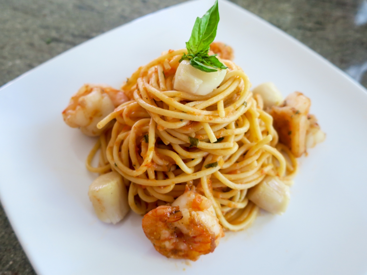 Seafood Shrimp and Scallop Spaghetti